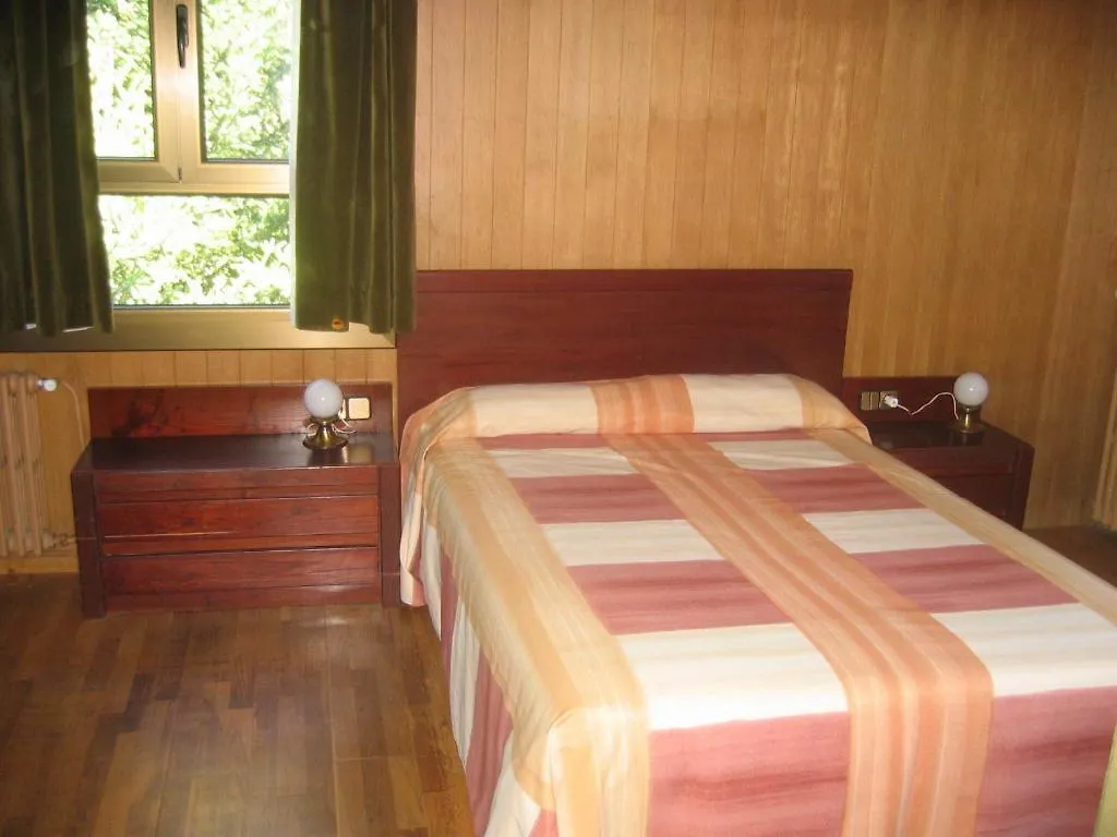 Guest house Hostal Rural Can Enric Sant Sadurni d'Osormort